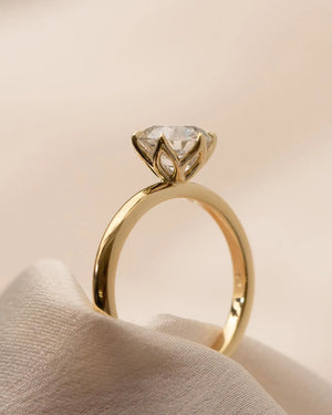 Juliette - Round Cut Moissanite Engagement Ring