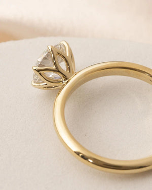 Juliette - Round Cut Moissanite Engagement Ring